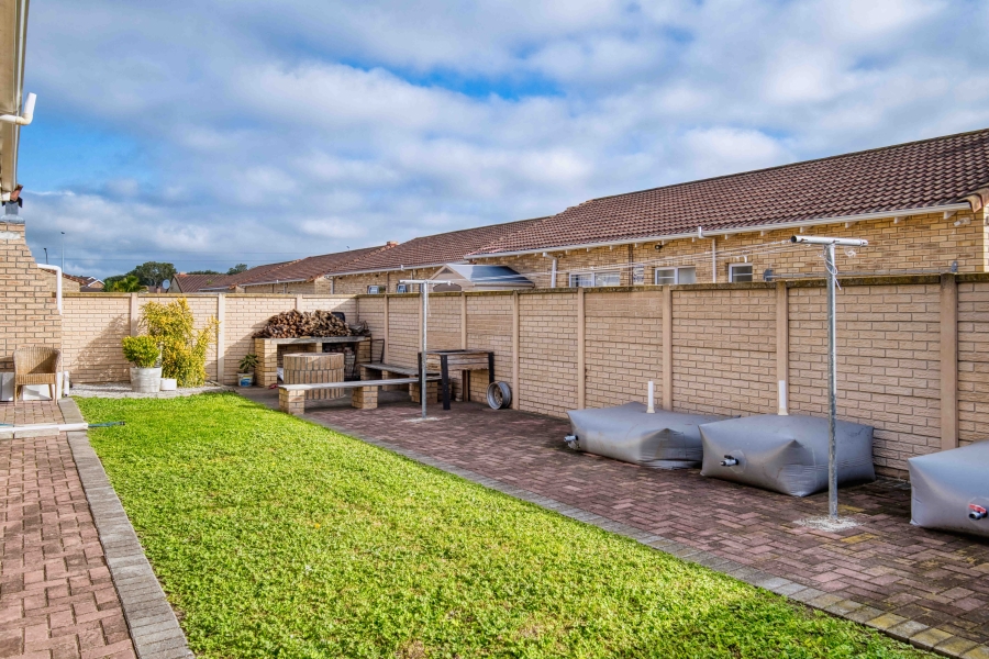 2 Bedroom Property for Sale in Parsonsvlei Eastern Cape
